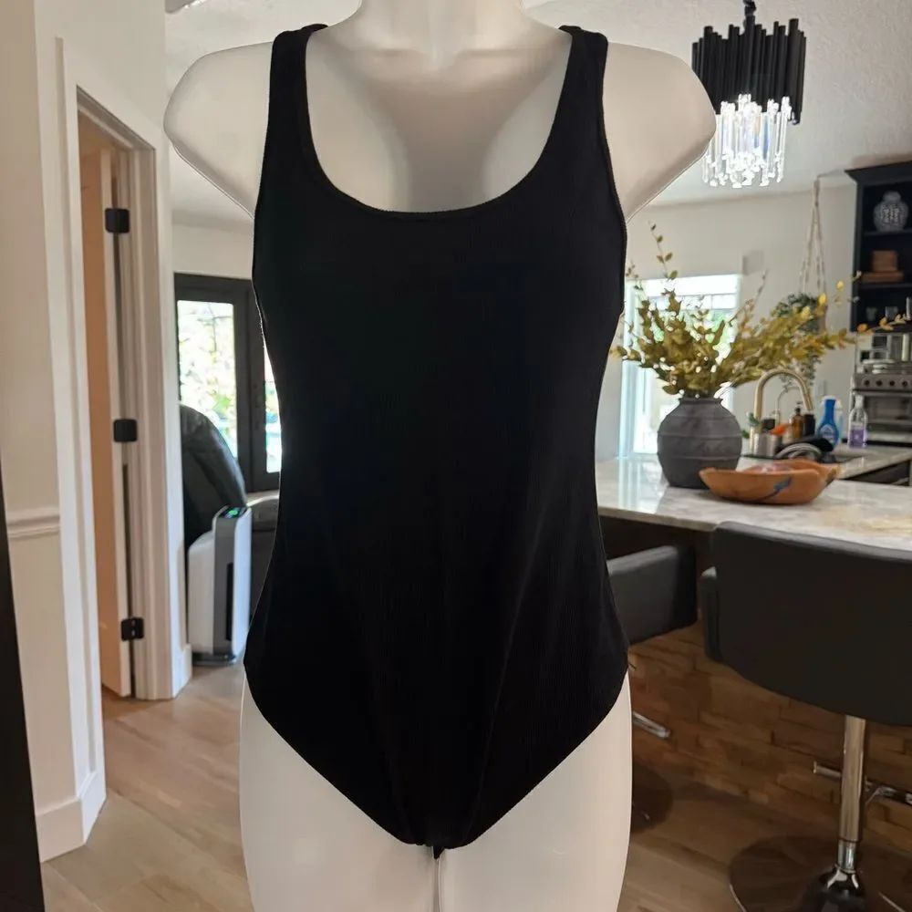 H&M Ribbed Racerback Thong Bodysuit. Size Small - Picture 5 of 10